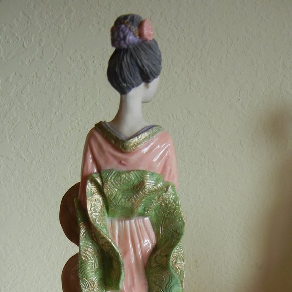 Geisha figurine - Picture 7 of 10